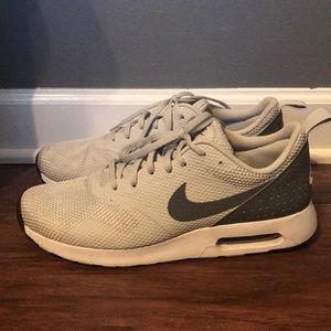 Men’s Nike Air Max Tavas