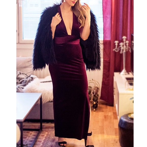 🆕🔥Stunning Convertible velvet gown - Picture 3 of 8
