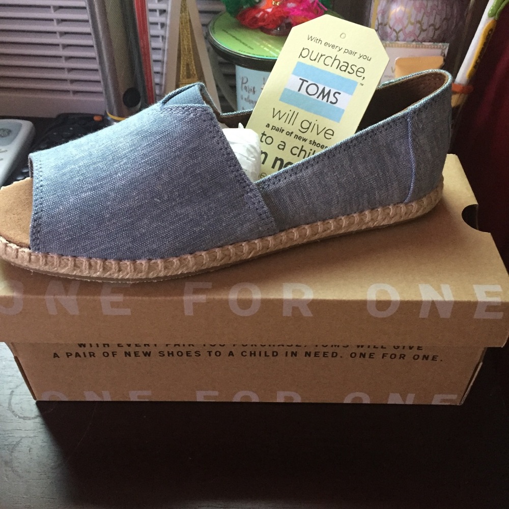 Open toe flats