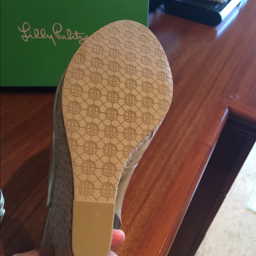 Lilly Pulitzer - Picture 4 of 7