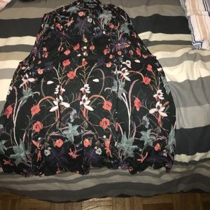 Light weight shirt. Beautiful pattern.