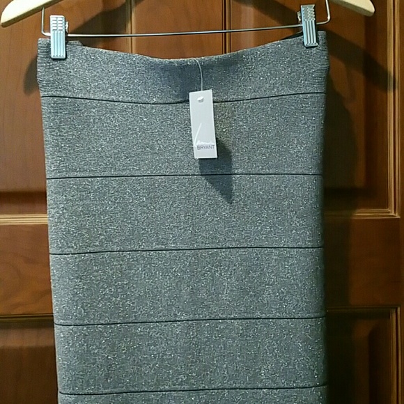 LANE BRYANT METALIC SPANDEX KNIT SKIRT - Picture 2 of 2