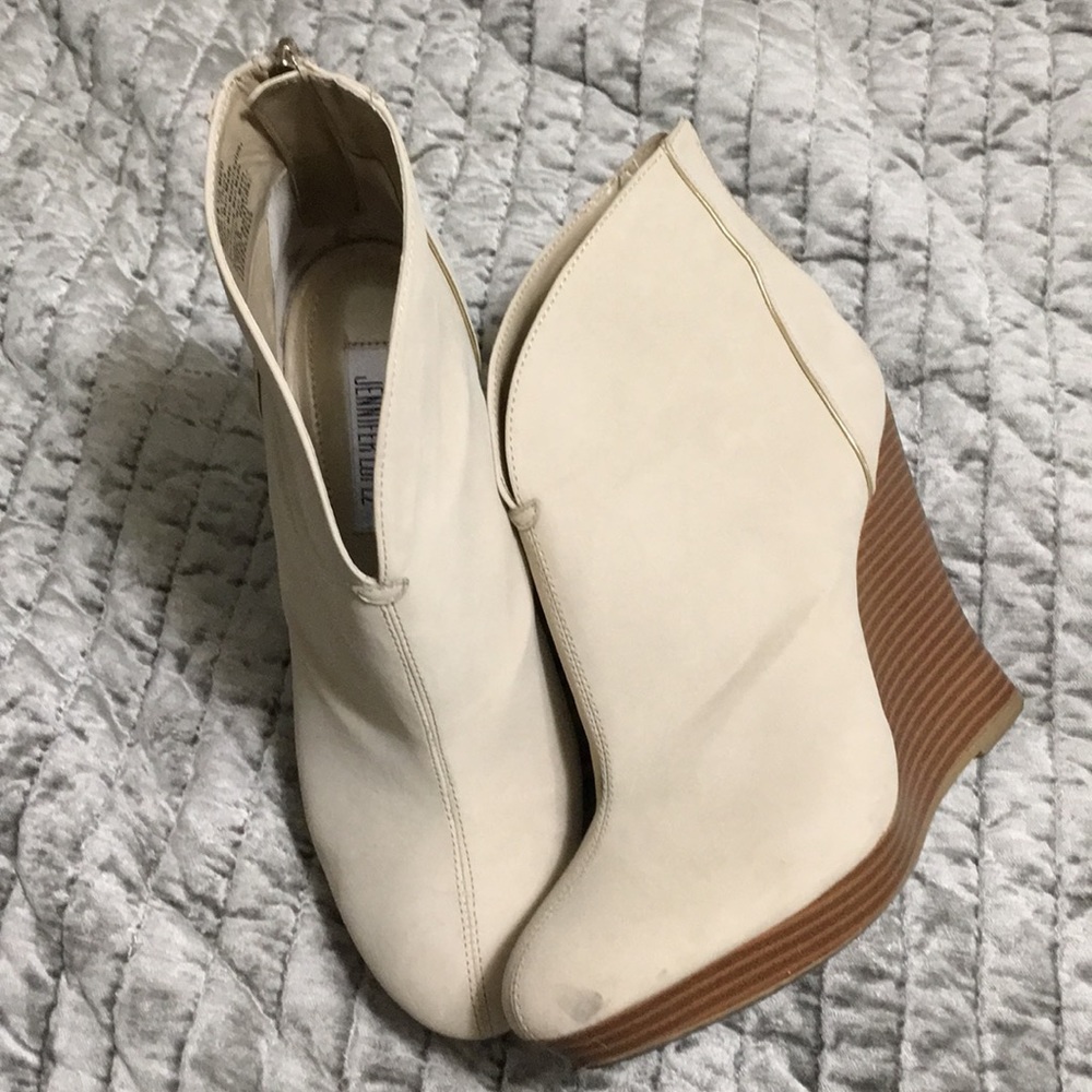 Jennifer Lopez wedges