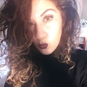 Meet your Posher, Emelina