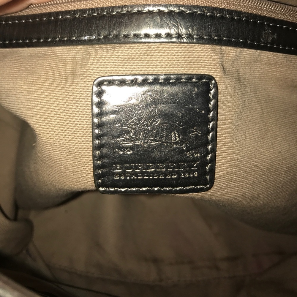 Authentic Burberry purse - Picture 3 of 3