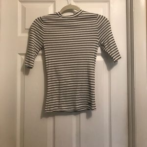 Hollister medium half sleeve, semi turtle neck