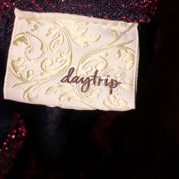 NWOT Stunning Sparkling Red Top - Picture 4 of 7