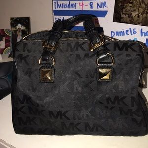 Black Michael Kors Hand Bag
