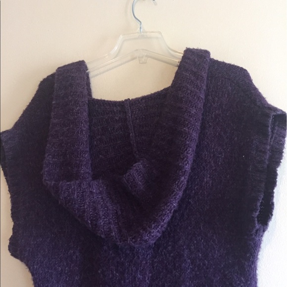 SOLD! Free People Short sleeve sweater with hood 💜 - Picture 3 of 6