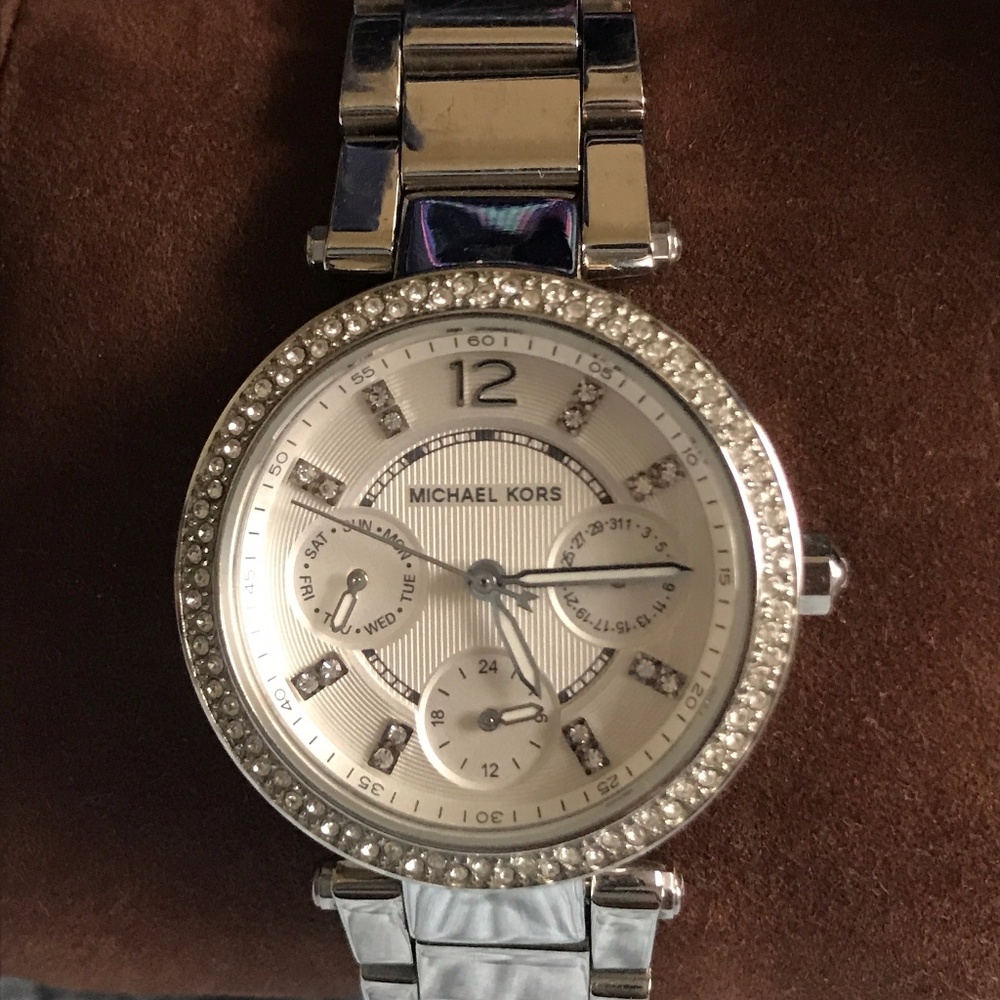 Michael Kors Silver Watch SIZE S