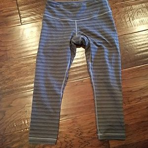 Lululemon Wunder Under Crop size 4
