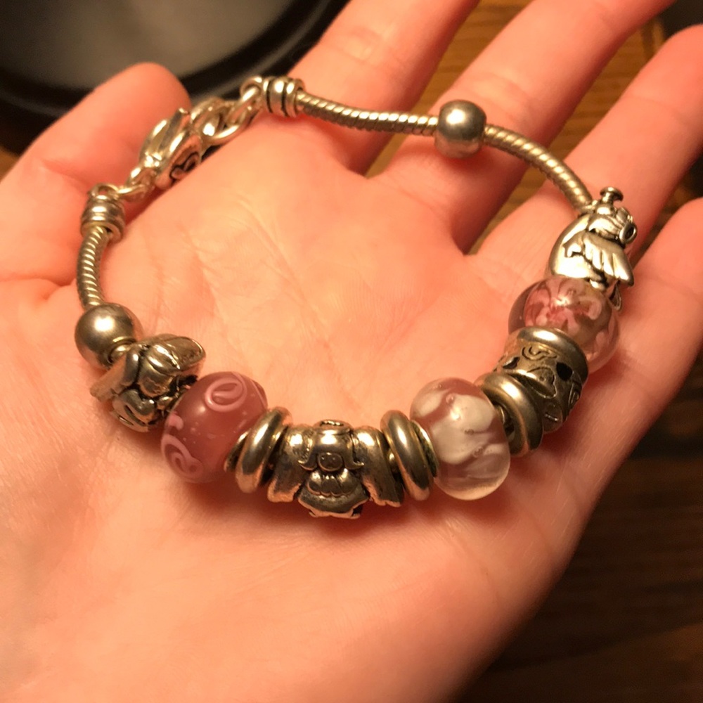 Women’s bracelet.
