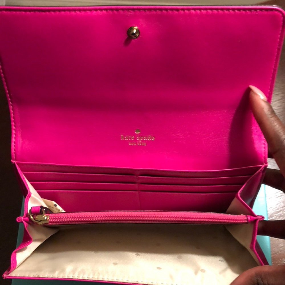Kate Spade Wallet, Like NEW! - Picture 2 of 4