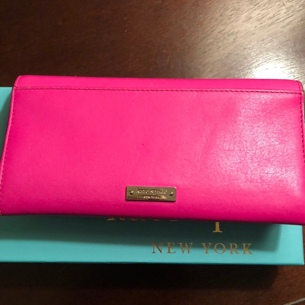 Kate Spade Wallet, Like NEW! - Picture 3 of 4