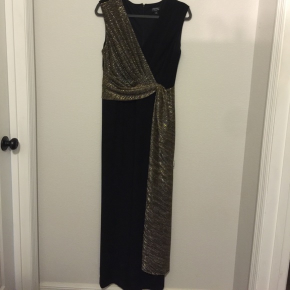 Tahari pantsuit - Picture 1 of 4