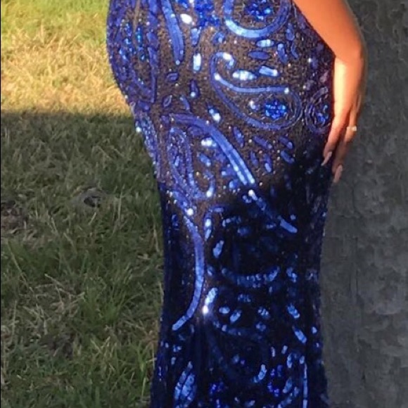 Primevera Royal Blue & Black Prom Dress😍💙💎 - Picture 4 of 8