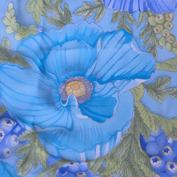 NWT Cynthia Rose Silk scarf.  $740 retail value - Picture 4 of 7