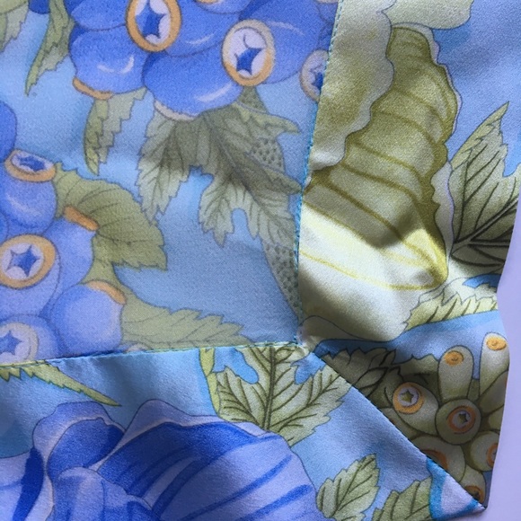 NWT Cynthia Rose Silk scarf.  $740 retail value - Picture 5 of 7