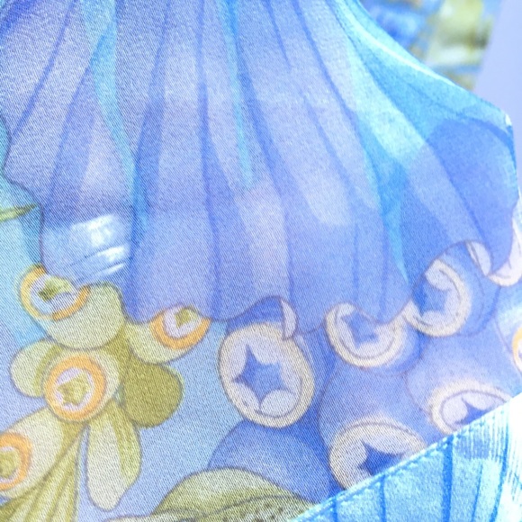 NWT Cynthia Rose Silk scarf.  $740 retail value - Picture 6 of 7