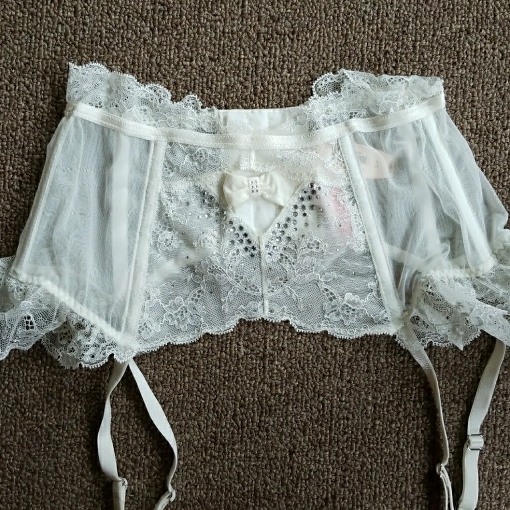 Victoria's secret bridal garter belt