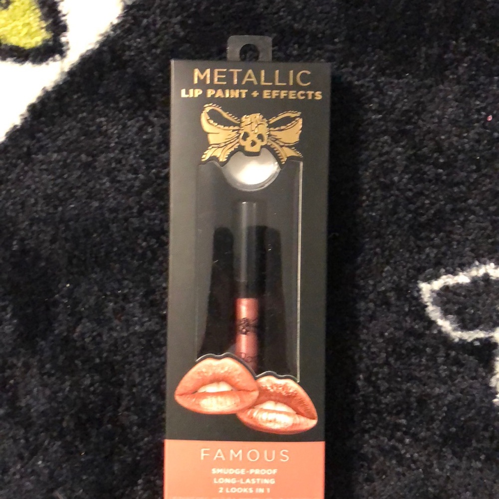 BNIB METALLIC LIP PAINT + EFFECTS COLOR FAMOUS