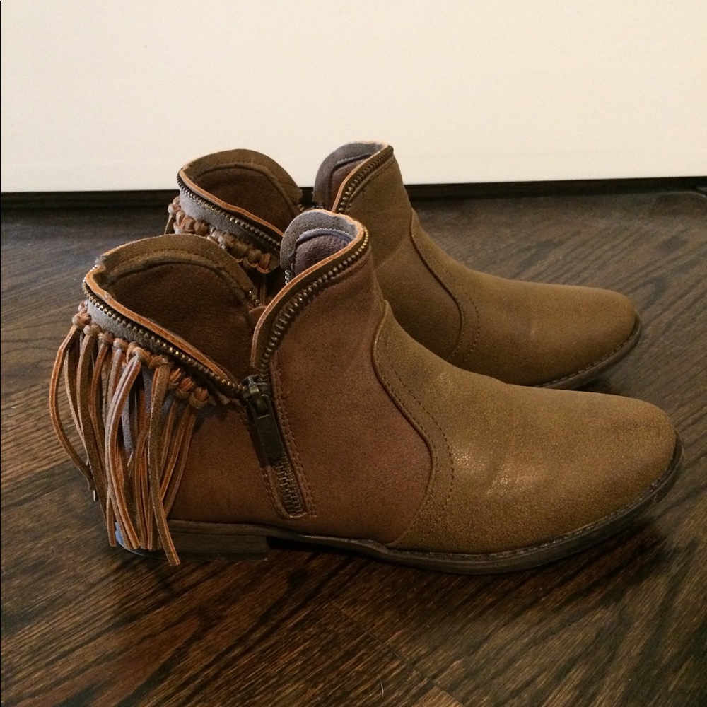 Zippered fringe ankle boots