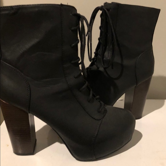 Size 8 lace up high heeled booties - Picture 2 of 2
