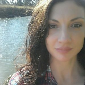 Meet your Posher, Leeanna