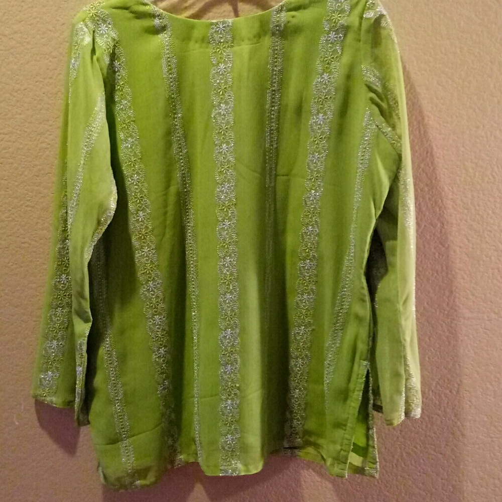 Tops - Picture 2 of 2