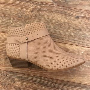 Clark's size 6 Sand colored Bootie