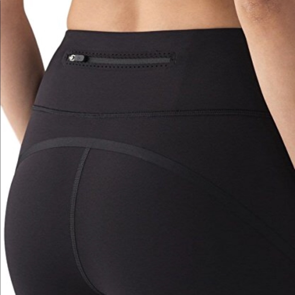 Lululemon Smooth Stride Crops Size 6 *Like New*