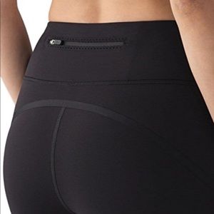 Lululemon Smooth Stride Crops Size 6 *Like New*