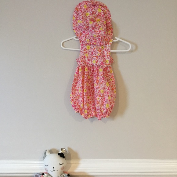 Romper and matching hat - Picture 3 of 3