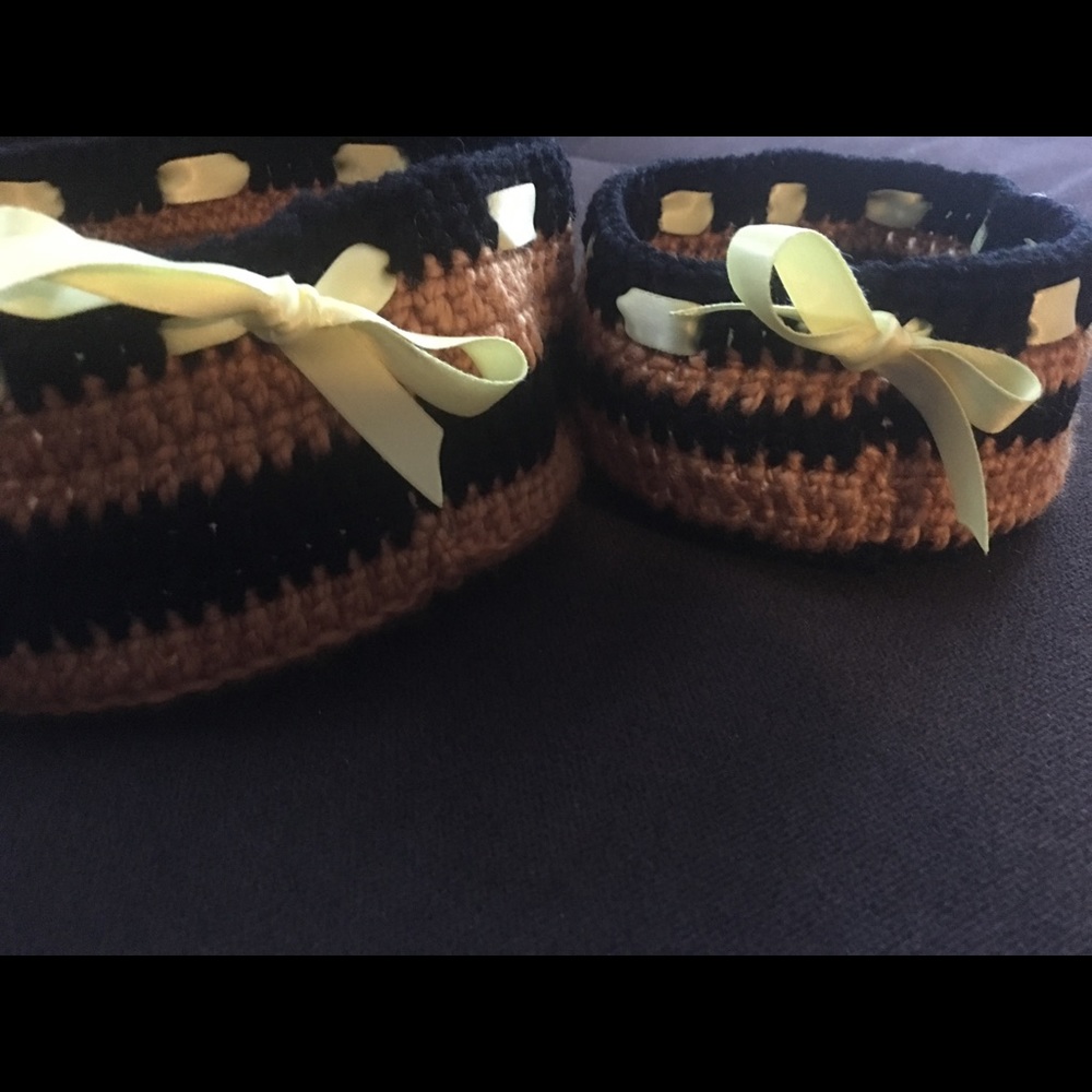 Handmade crochet baskets, tan and black