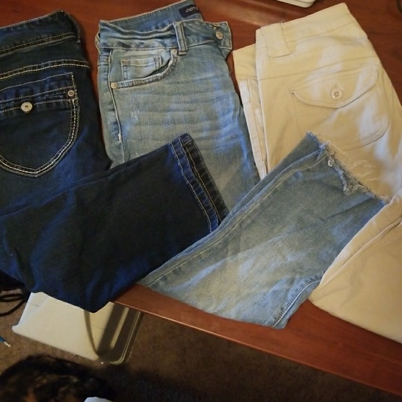Capri bundle!! - Picture 1 of 2
