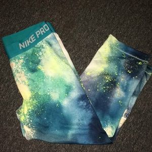 Nike galaxy cropped leggings