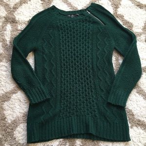 Hunter green sweater with zipper detail