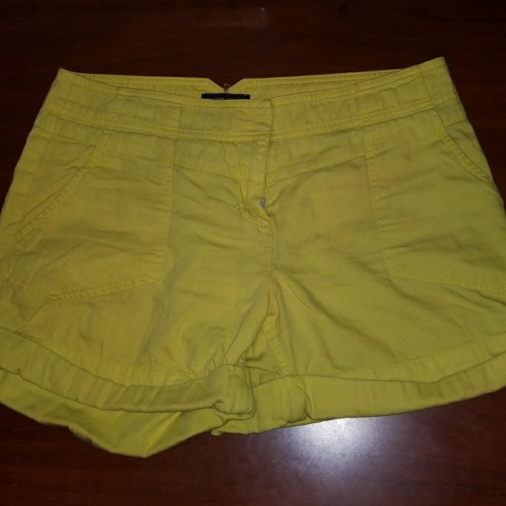 NEW YORK & COMPANY shorts
