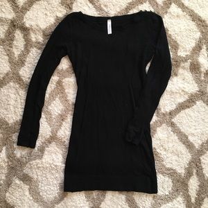 Pink blush “daisy” maternity top.