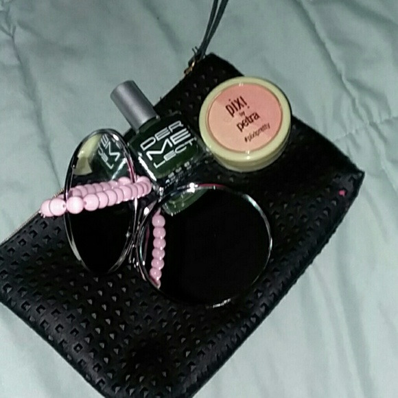 💄Makeup Bundle!💄 - Picture 2 of 2