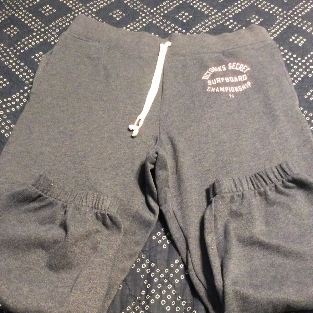 Women's Victoria's Secret Capri Sweatpants "M NWOT