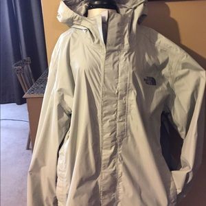 Men’s light gray hooded rain jacket