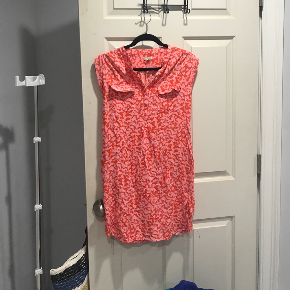 Short sleeved loose-fitting dress