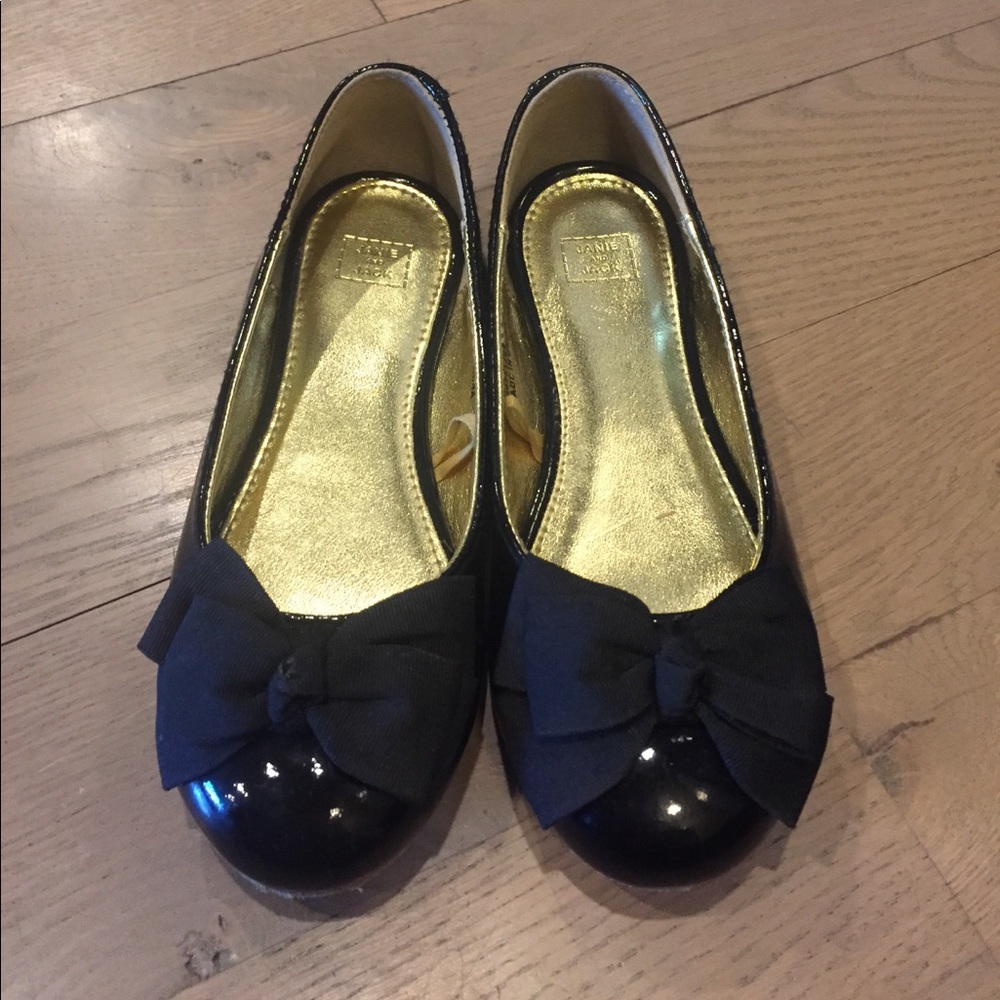 Janie and Jack patent leather bow shoes