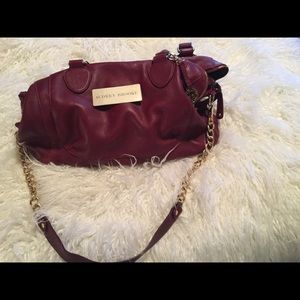 Leather oxblood handbag. Multiple compartments