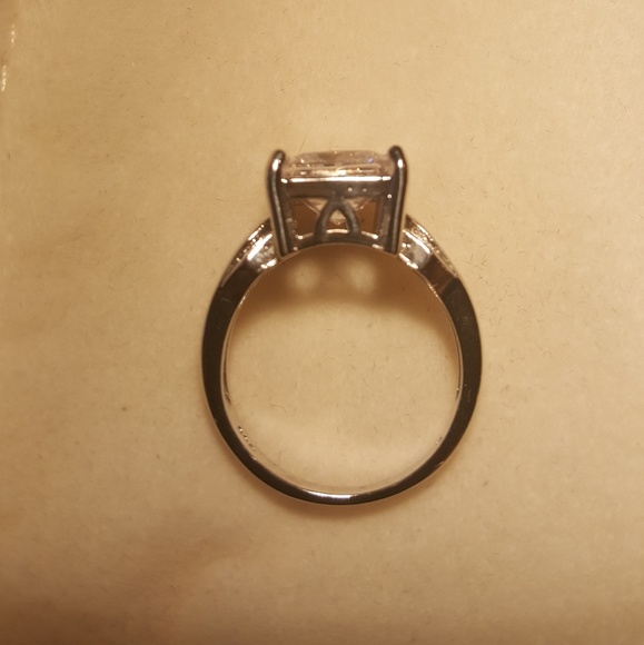 Ring - Picture 2 of 3