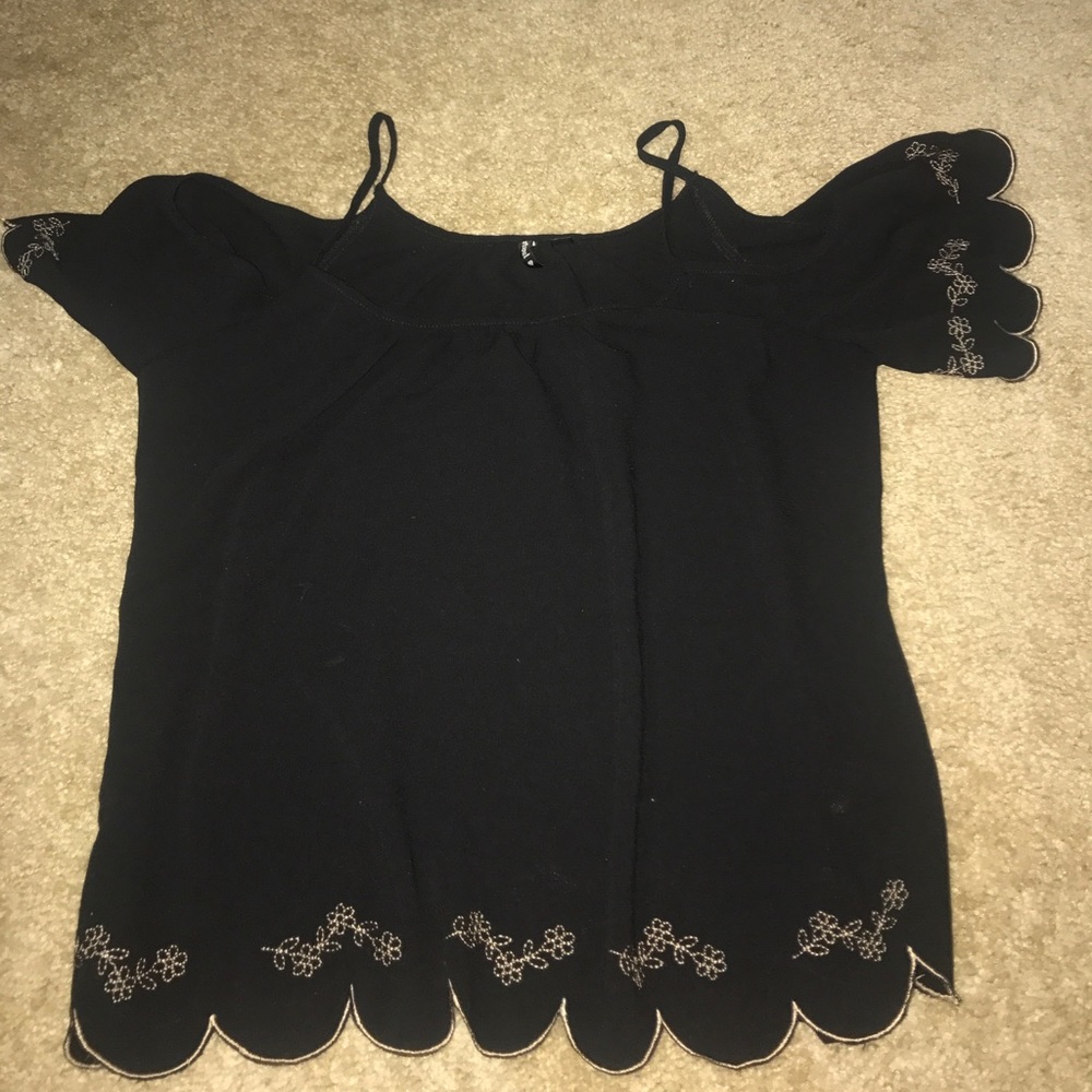 Cute black and gold top