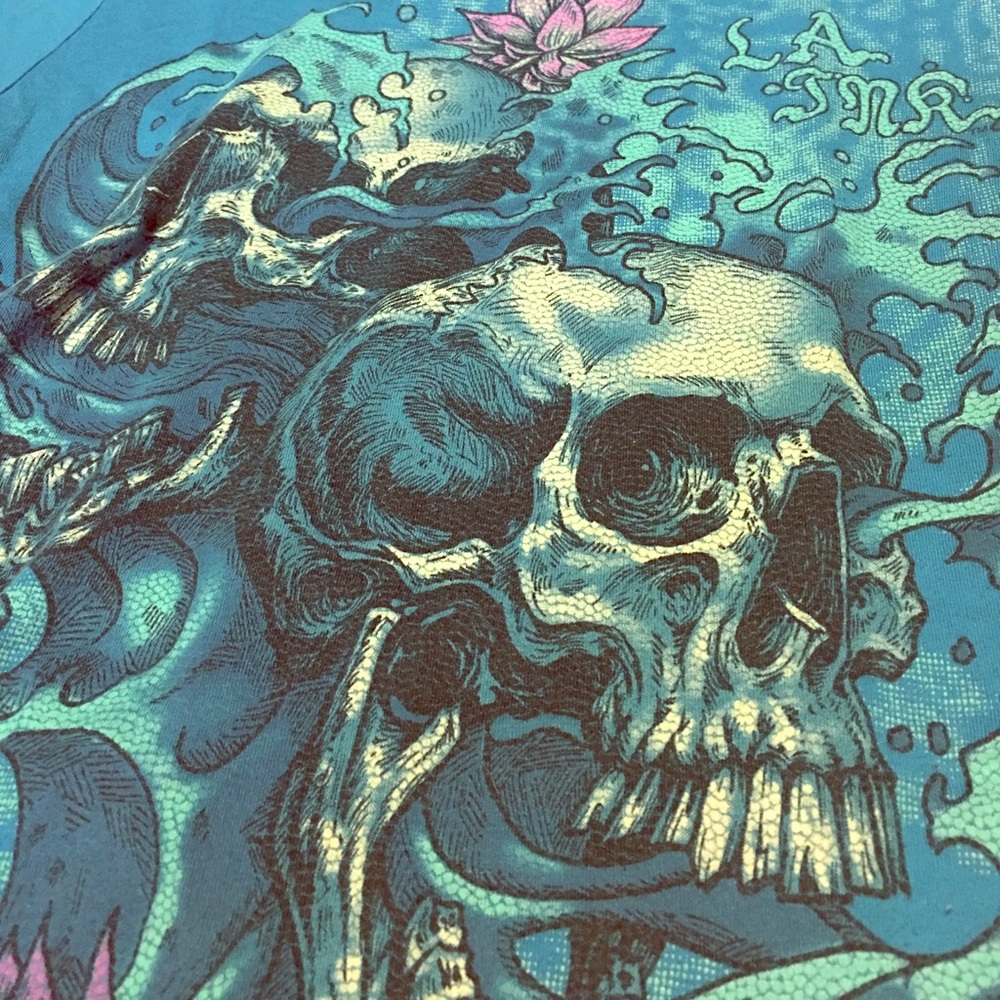 Skulls & lotus tee