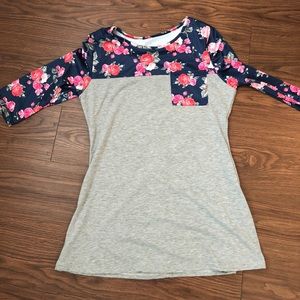 Grey navy floral print 3/4 sleeve shirt Medium