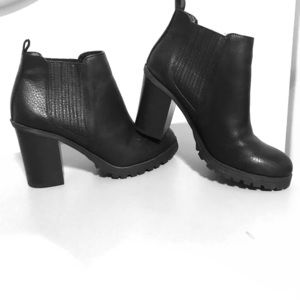Black Anke Boots- Size 6 1/2 💕